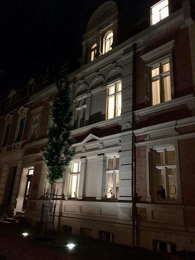 Jethon Exklusives City-Appartement Bernburg Bagian luar foto